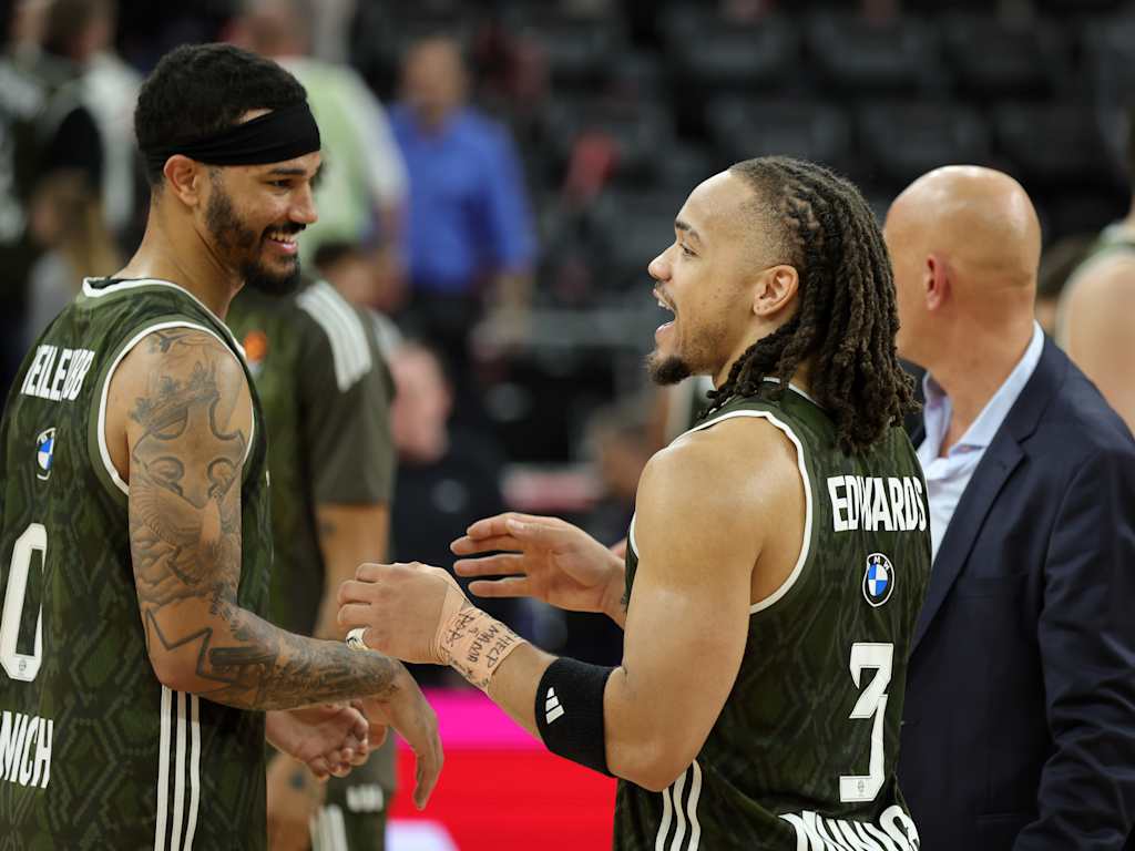 Leaving Munich: Nick Weiler-Babb and Carsen Edwards