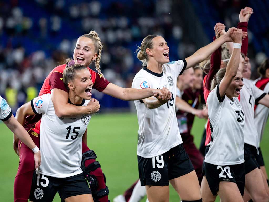 Germany celebrate reaching the EURO semi-finals