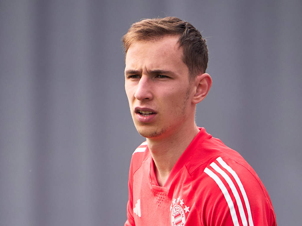Lovro Zvonarek in training at FC Bayern