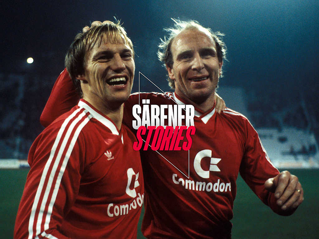 Hansi Pflügler und Dieter Hoeneß jubeln nach einem Sieg mit dem FC Bayern.