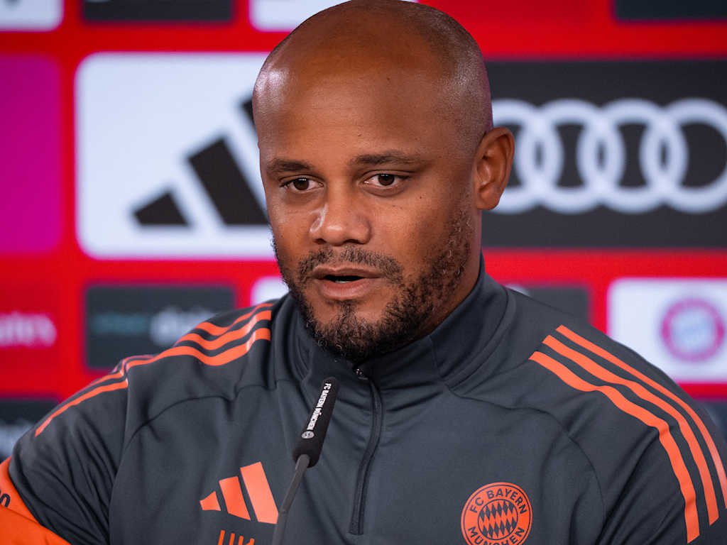 Vincent Kompany spricht im Pressetalk des FC Bayern vor dem Heimspiel gegen den Hamburger SV.