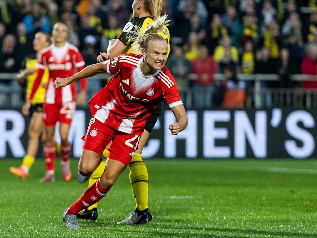 Pernille Harder bejubelt ein Tor gegen den BVB.