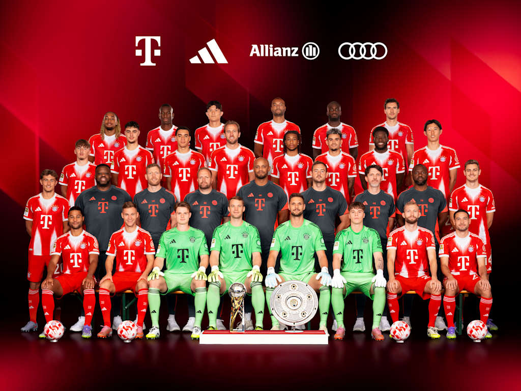 Official FC Bayern team photo 2025/26