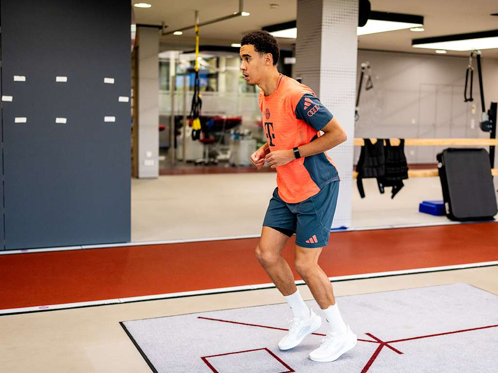 Jamal Musiala training