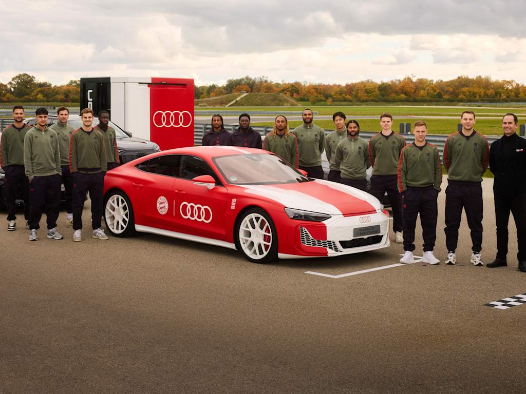FC Bayern players Audi car