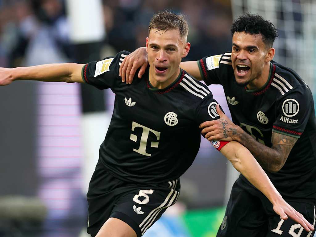Joshua Kimmich bejubelt sein Tor zum 1:0 im Bundesliga-Spiel des FC Bayern bei Borussia Mönchengladbach.