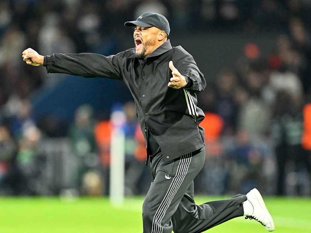 Vincent Kompany y su equipo celebran la victoria por 1-2 en París