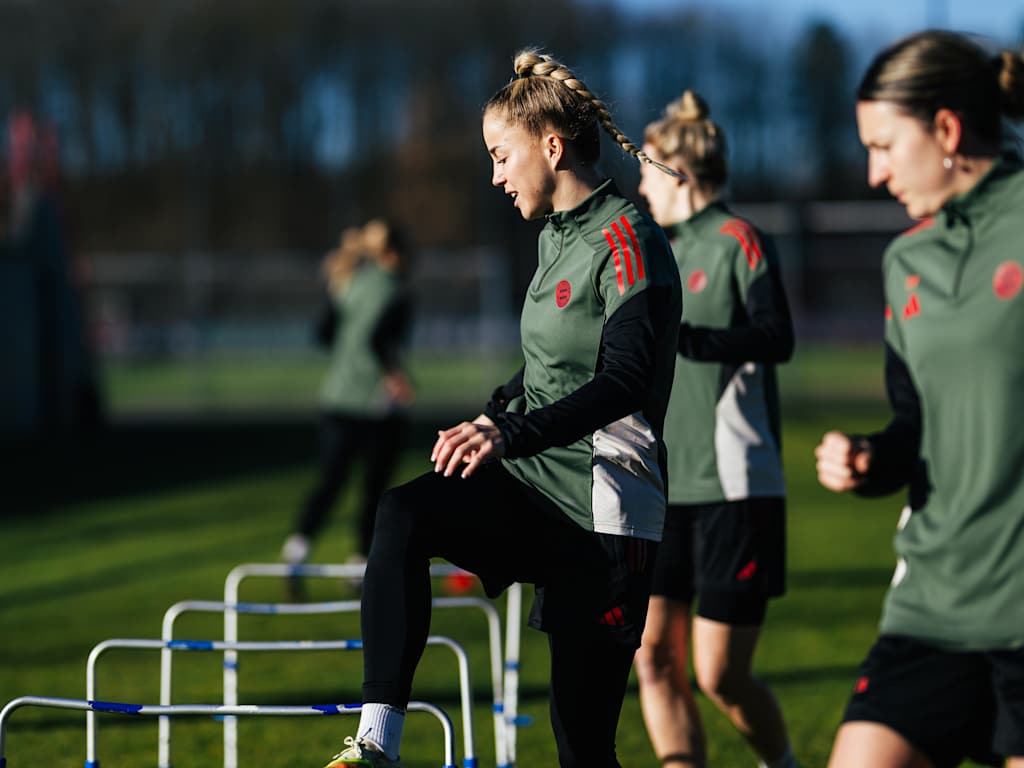 Giulia Gwinn während des Abschlusstrainings der FC Bayern Frauen.