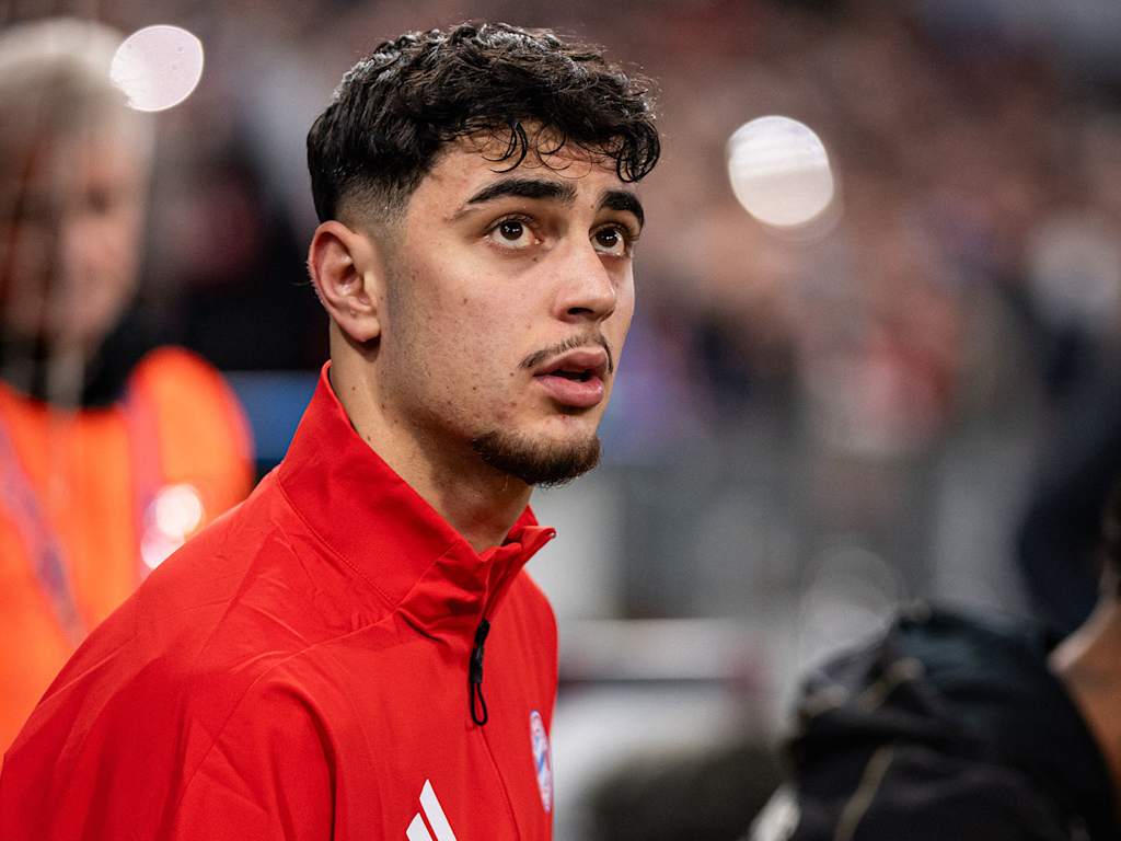 Aleksandar Pavlovic walks out of the Allianz Arena tunnel