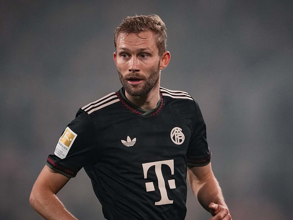 Konrad Laimer in action against 1. FC Köln