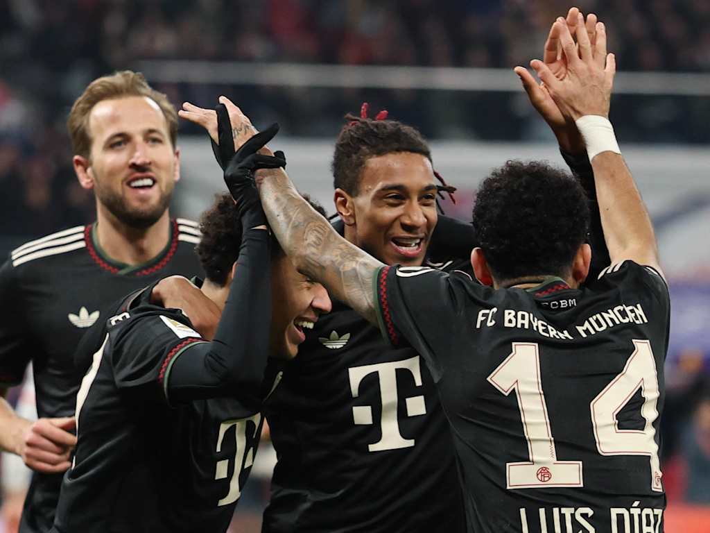 Michael Olise celebrates with Jamal Musiala and Luis Díaz