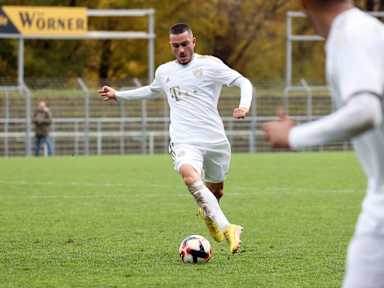 Arijon Ibrahimovic von der U19 des FC Bayern.