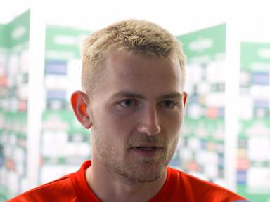 230506-interviews-deligt-svwfcb