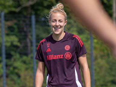 Caro Simon during FC Bayern Women training