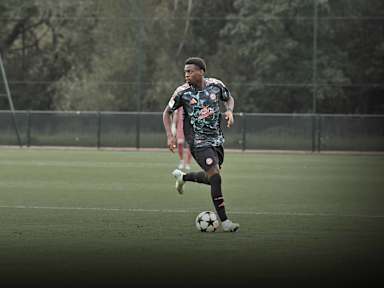 FC Bayern U19, Aston Villa U19, Youth League.