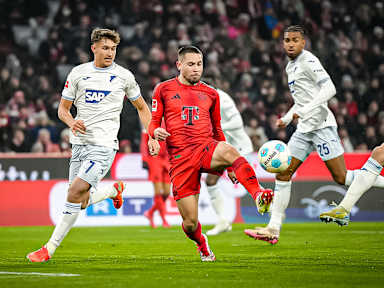 Szene aus dem Spiel zwischen FC Bayern und der TSG Hoffenheim