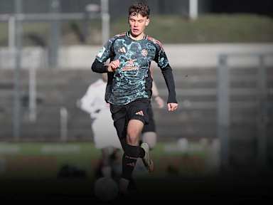 Louis Richter im Spiel der FC Bayern U19 beim 1. FC Heidenheim