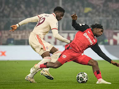 Spielszene aus FC Bayern - Bayer 04 Leverkusen