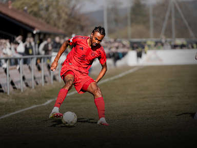 Jonah Kusi-Asare im Spiel der FC Bayern Amateure gegen die DJK Vilzing