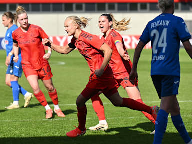 Pernille Harder jubelt über ihr Tor im Pokalhalbfinale gegen Hoffenheim.