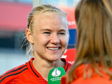 Pernille Harder im Interview nach dem Pokalhalbfinale gegen Hoffenheim.