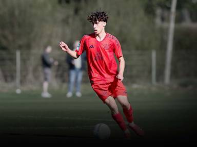David Santos im Duell der FC Bayern U19 beim Nachwuchs des Chemnitzer FC