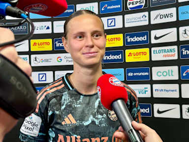 Klara Bühl im Interview nach der Partie gegen Eintracht Frankfurt.