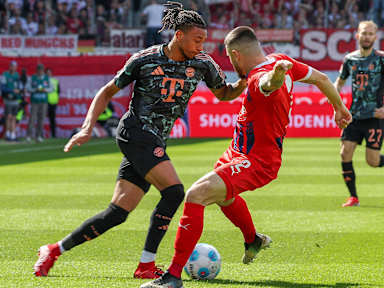 Szene aus dem Spiel zwischen dem 1. FC Heidenheim und dem FC Bayern