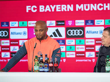 Vincent Kompany und Max Eberl im Pressetalk des FC Bayern