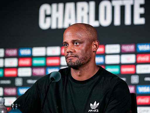 Vincent Kompany auf der Pressekonferenz nach dem Klub-WM-Spiel des FC Bayern gegen Benfica Lissabon