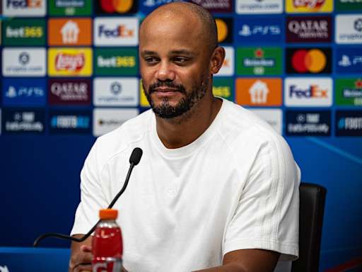 Vincent Kompany auf der PK in Paphos