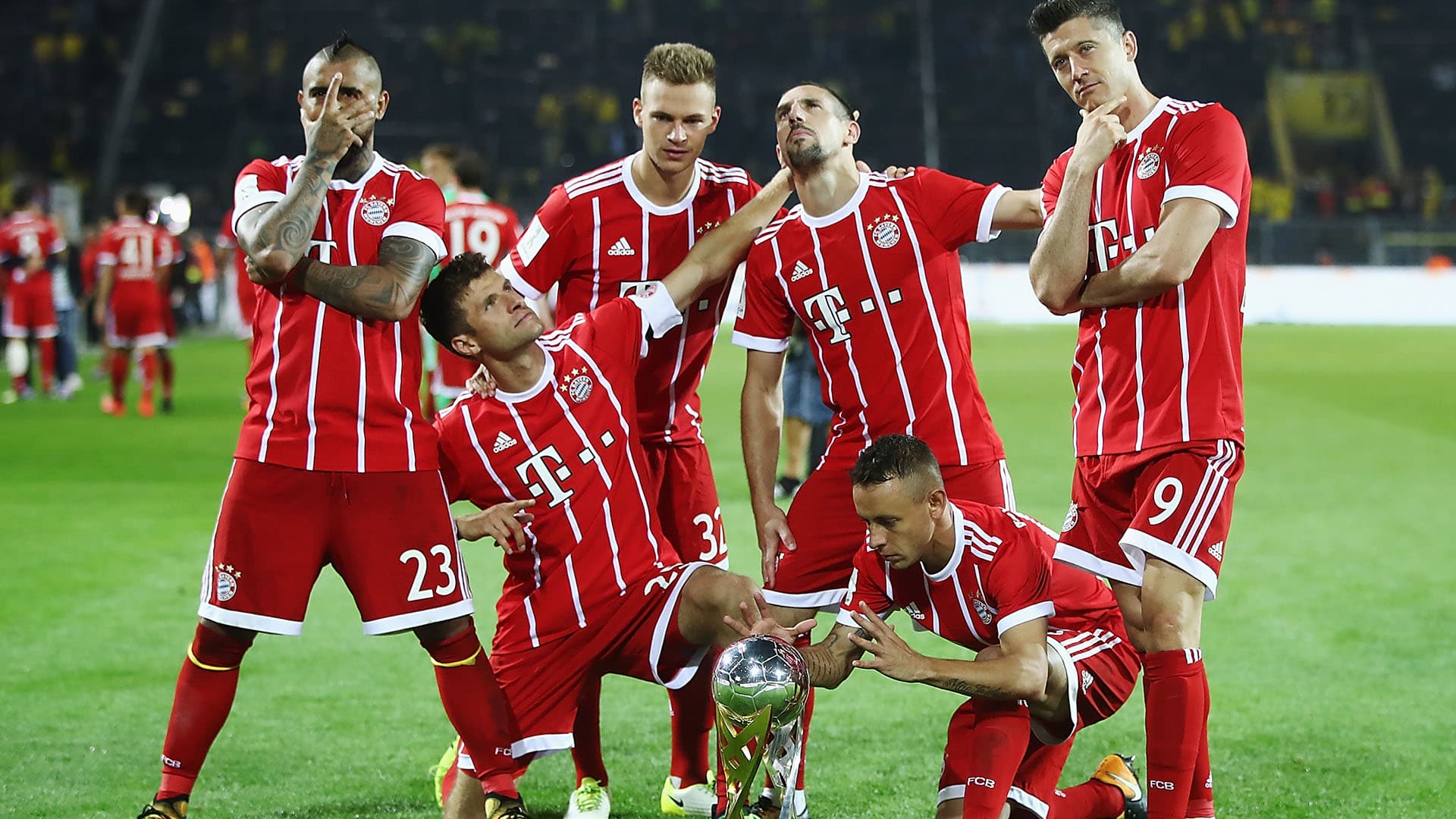 https://img.fcbayern.com/image/upload/f_auto/q_auto/t_cms-16x9-seo/v1604105777/cms/public/images/fcbayern-com/homepage/da-schau-her/170805_supercup2017_get.jpg