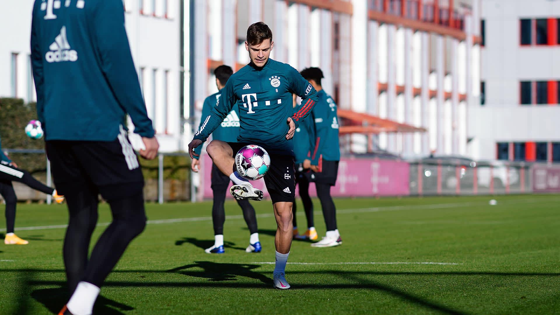 kimmichページ Topps FC Bayern München Team Set 2022/23 - Joshua Kimmich