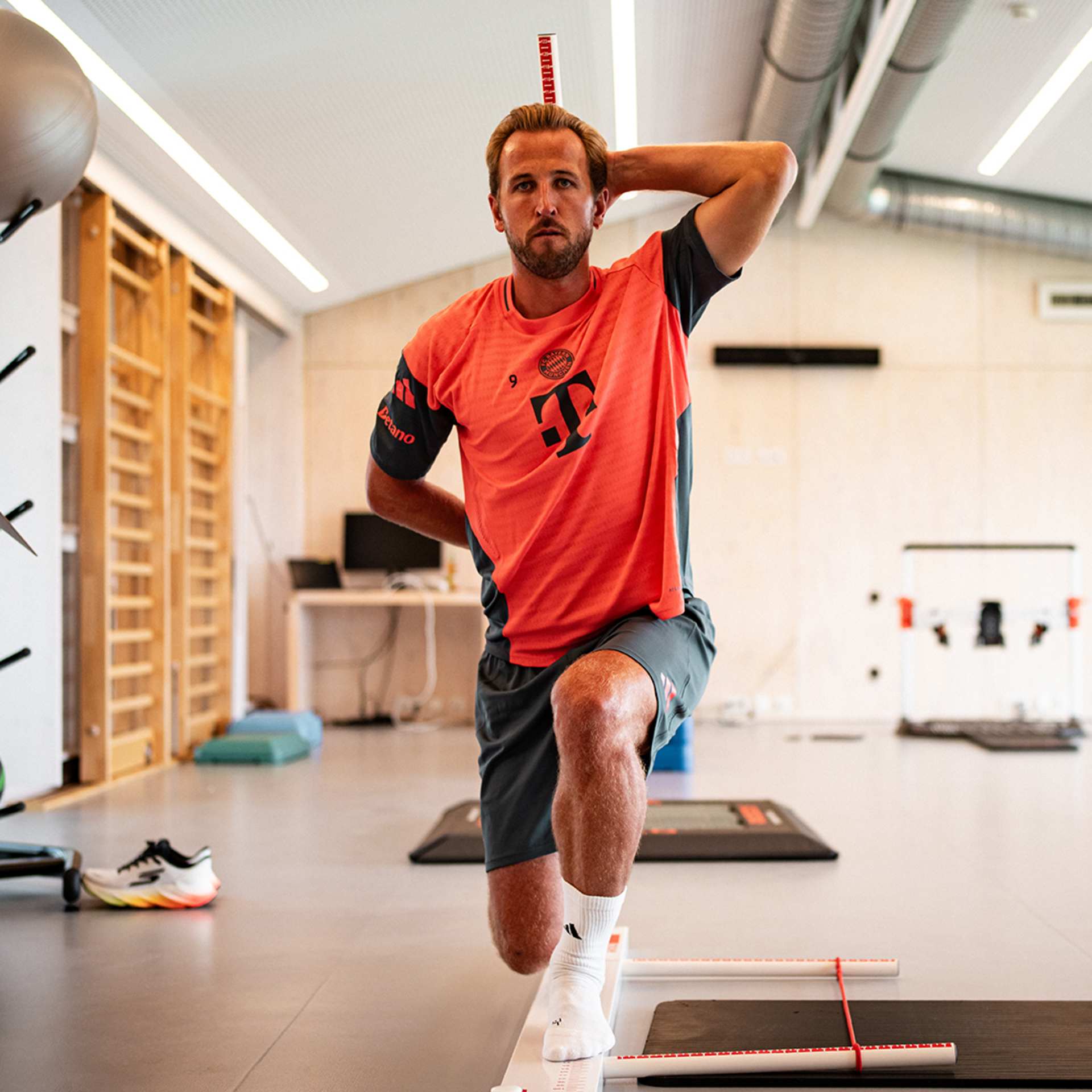 Harry Kane completing Bayern performance testing