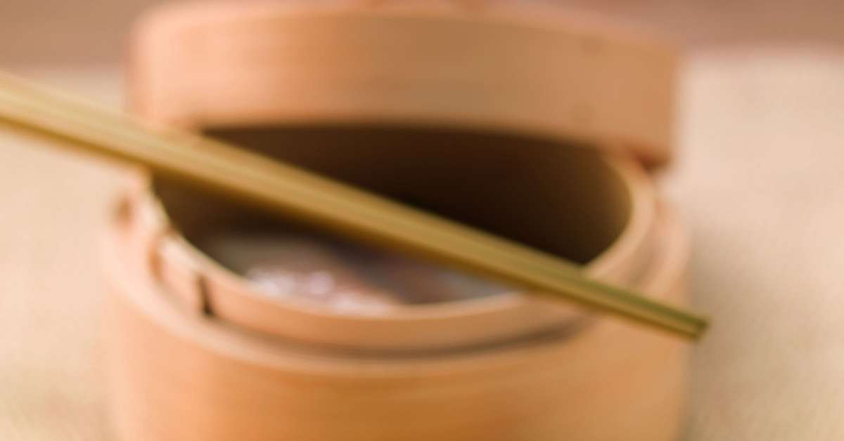 Gedämpfter Rotbarsch auf Fenchel-Safran-Gemüse mit Mangold