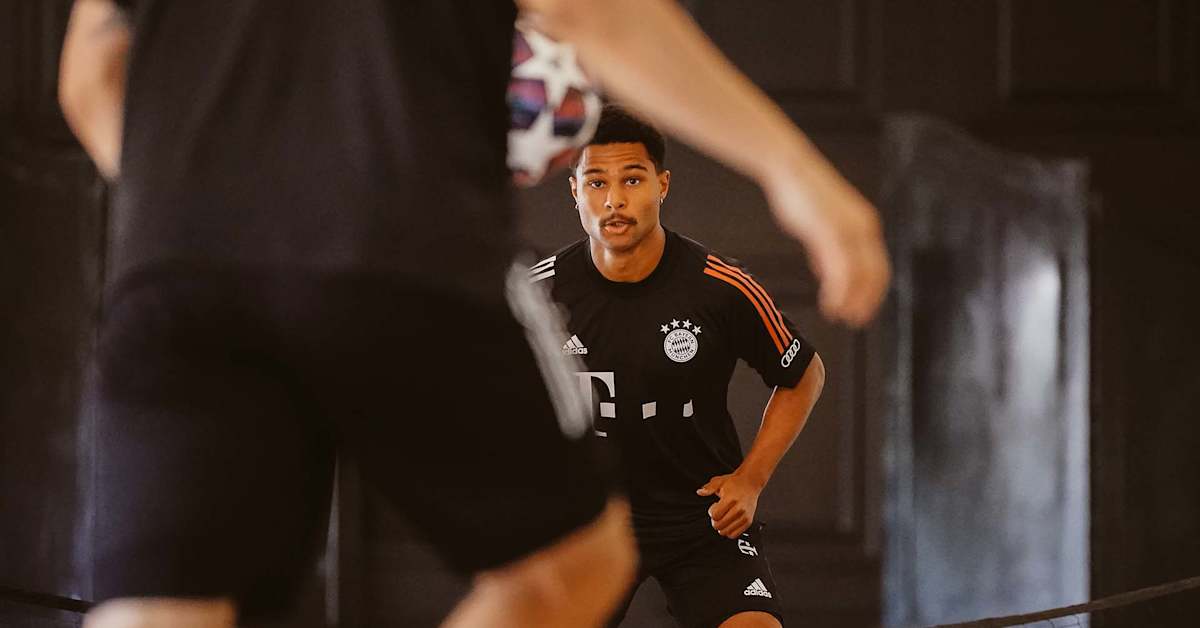 Galería: Fútbol-Tenis para mantener la tensión competitiva