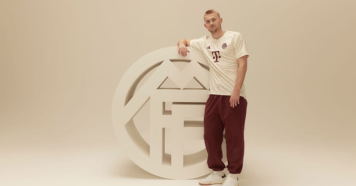 B.LEAGUE 2023-24SEASON CHAMPIONS GOODS Tシャツ｜広島ドラゴン