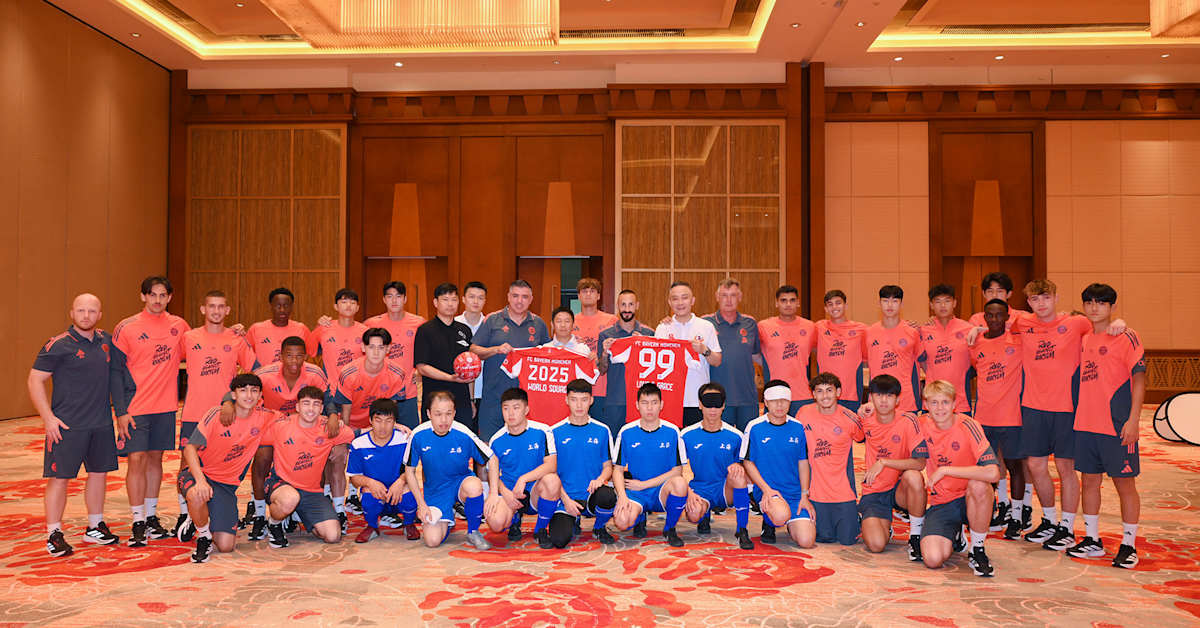 FC Bayern World Squad bei Shanghai Blind Football Team