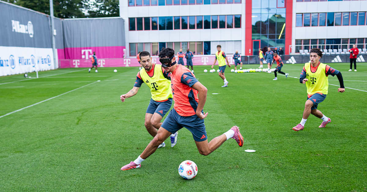 Intense match simulation in training! Which team will win?