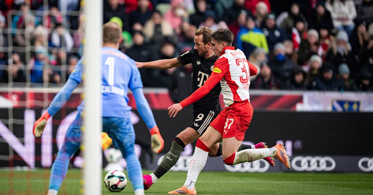 Match Loading Red Bull Salzburg vs. Bayern: Watch the full match