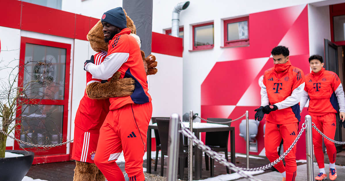 Gallery: FC Bayern's first open training session in 2026