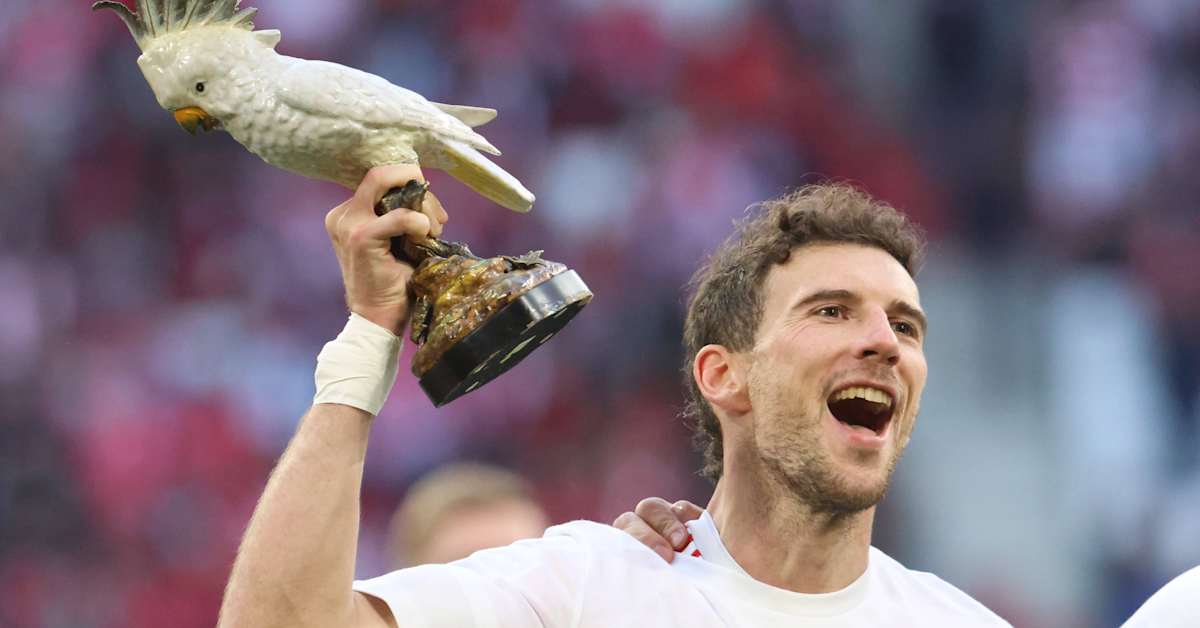 The story of Bayern's celebratory cockatoo