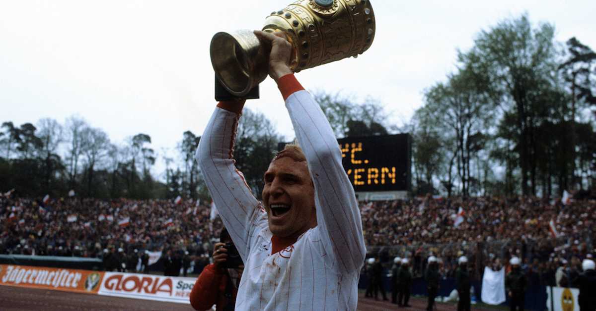 Dieter Hoene interview ahead of cup final FC Bayern vs. Stuttgart