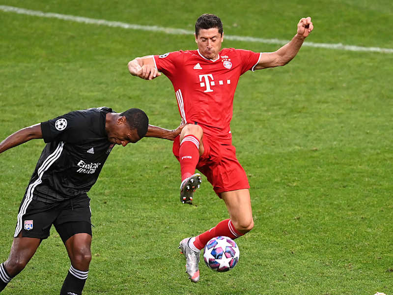 Full length Lyon v FC Bayern