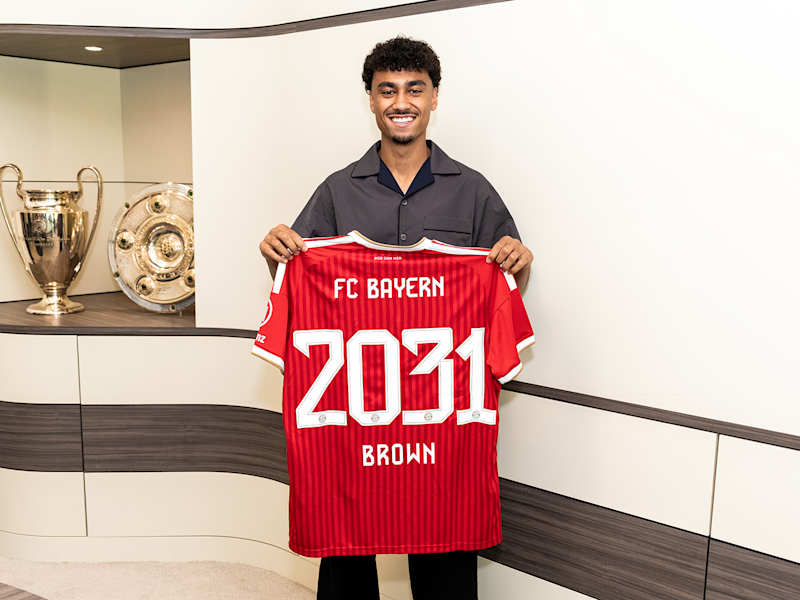 Gewinne ein signiertes Trikot von Nathaniel Brown