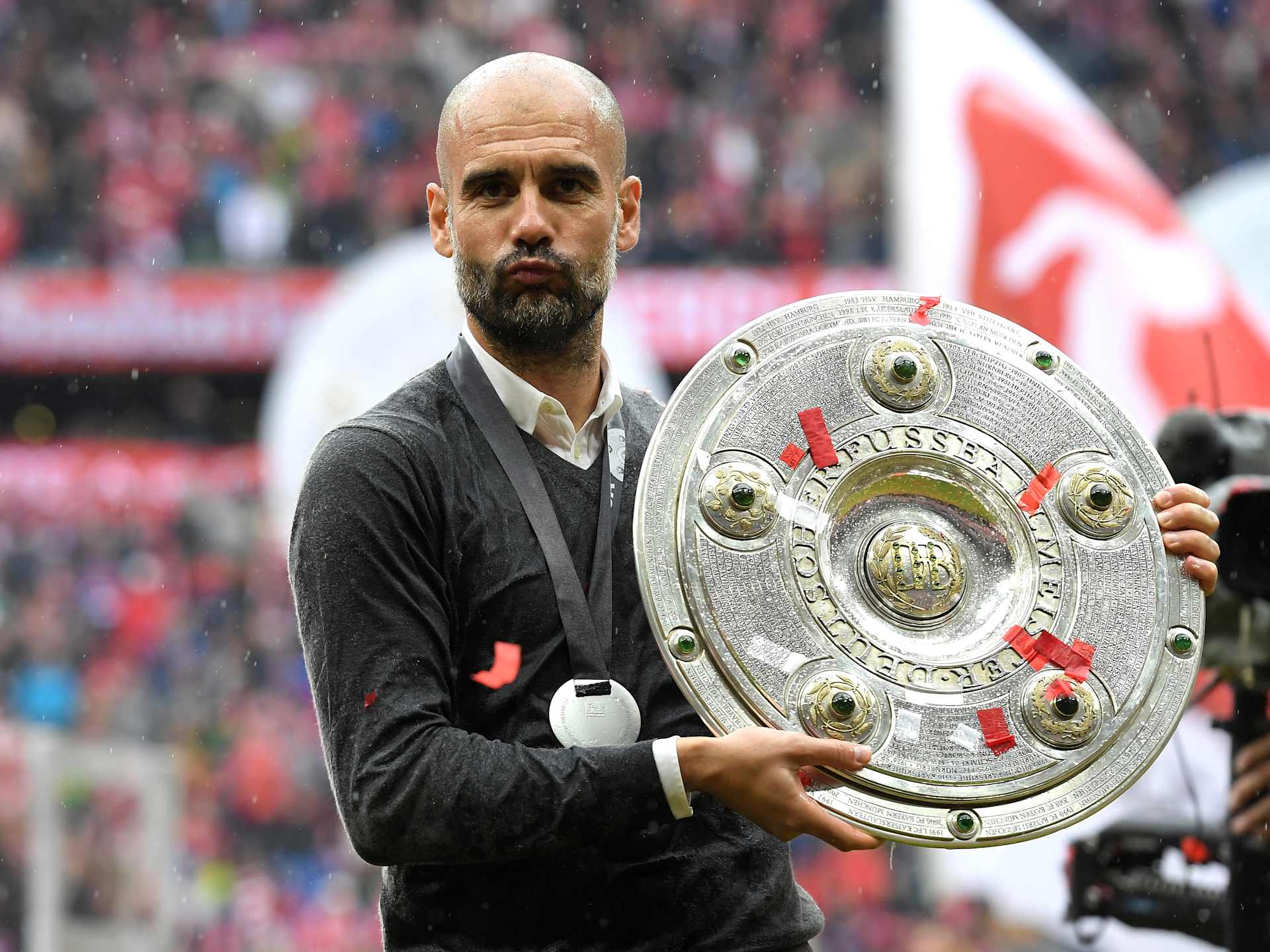Pep Guardiola Kiến Trúc Sư Của Sự Hoàn Hảo - Hành Trình Xây Dựng Đế Chế Bóng Đá Đỉnh Cao Pep Guardiola Kiến Trúc Sư Của Sự Hoàn Hảo - Hành Trình Xây Dựng Đế Chế Bóng Đá Đỉnh Cao