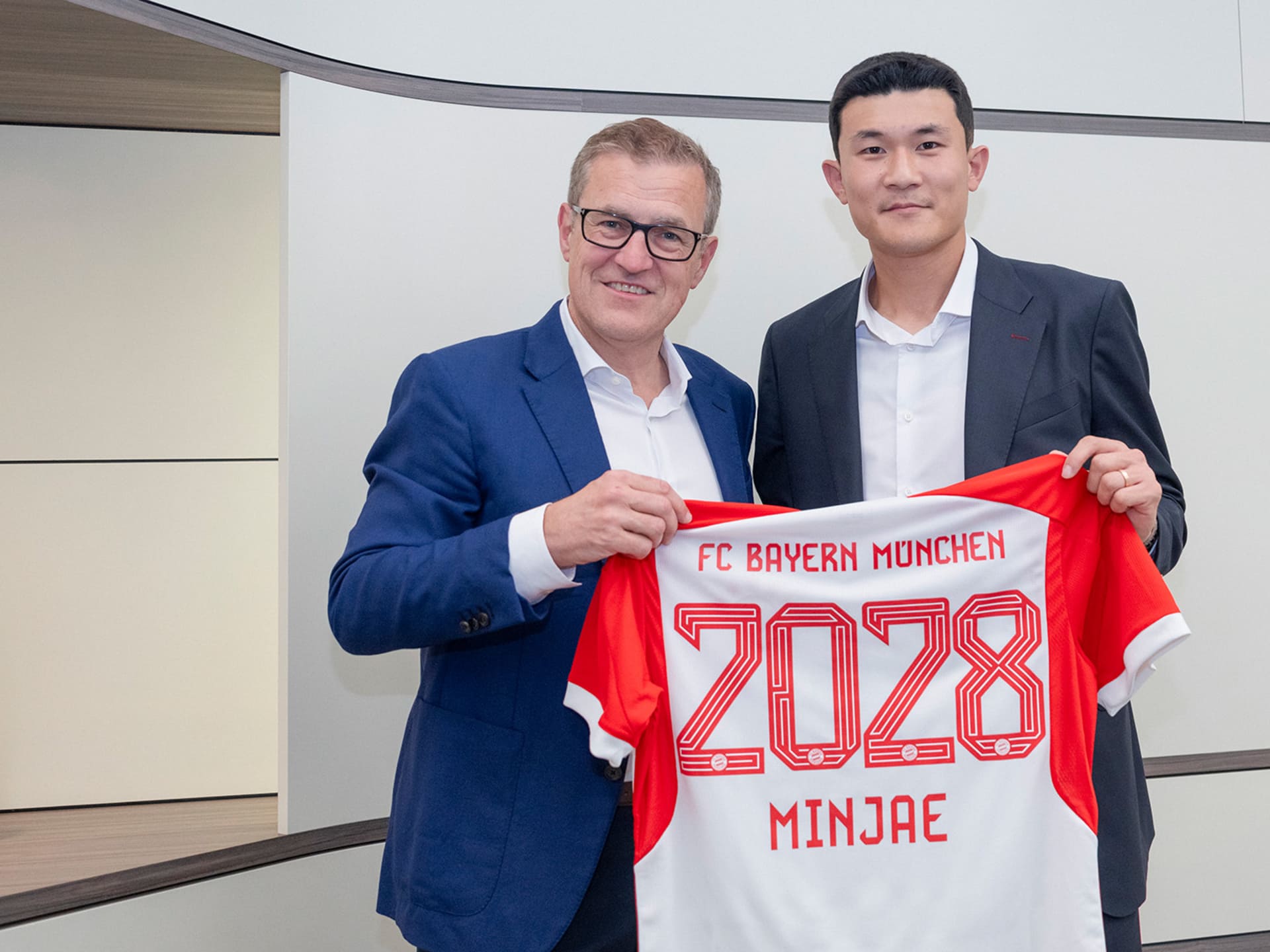 FC Bayern sign Minjae Kim from Napoli