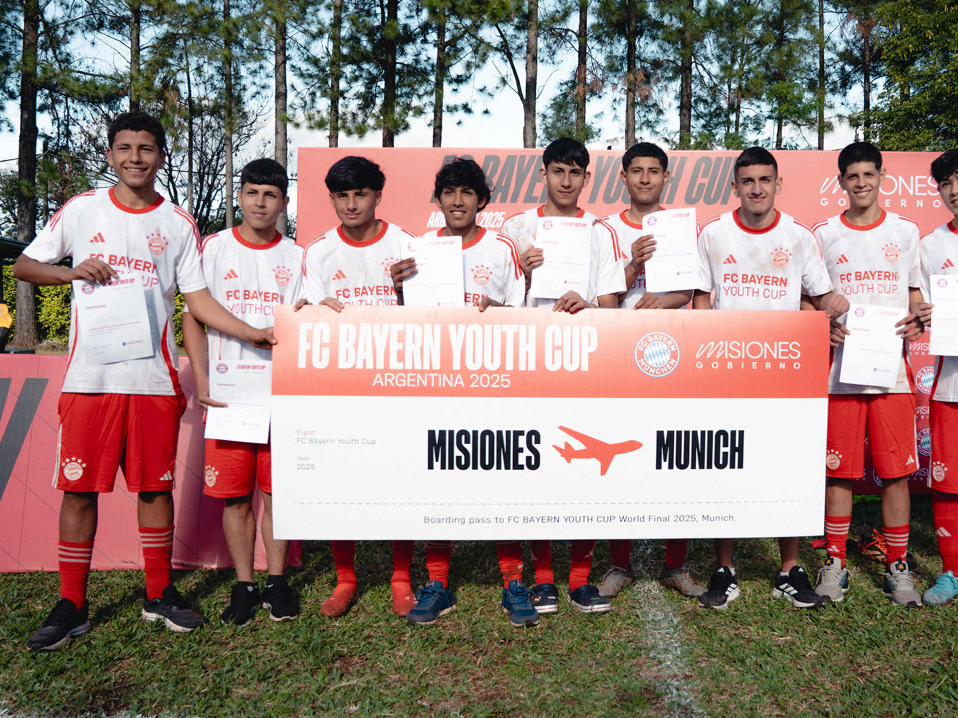 https://img.fcbayern.com/image/upload/f_auto/q_auto/t_cms-4x3-seo/v1760174511/cms/public/images/fcbayern-com/homepage/Saison-25-26/Galerien/Youth%20Cup/fcbayern-youth-cup-2025-argentinien.jpg
