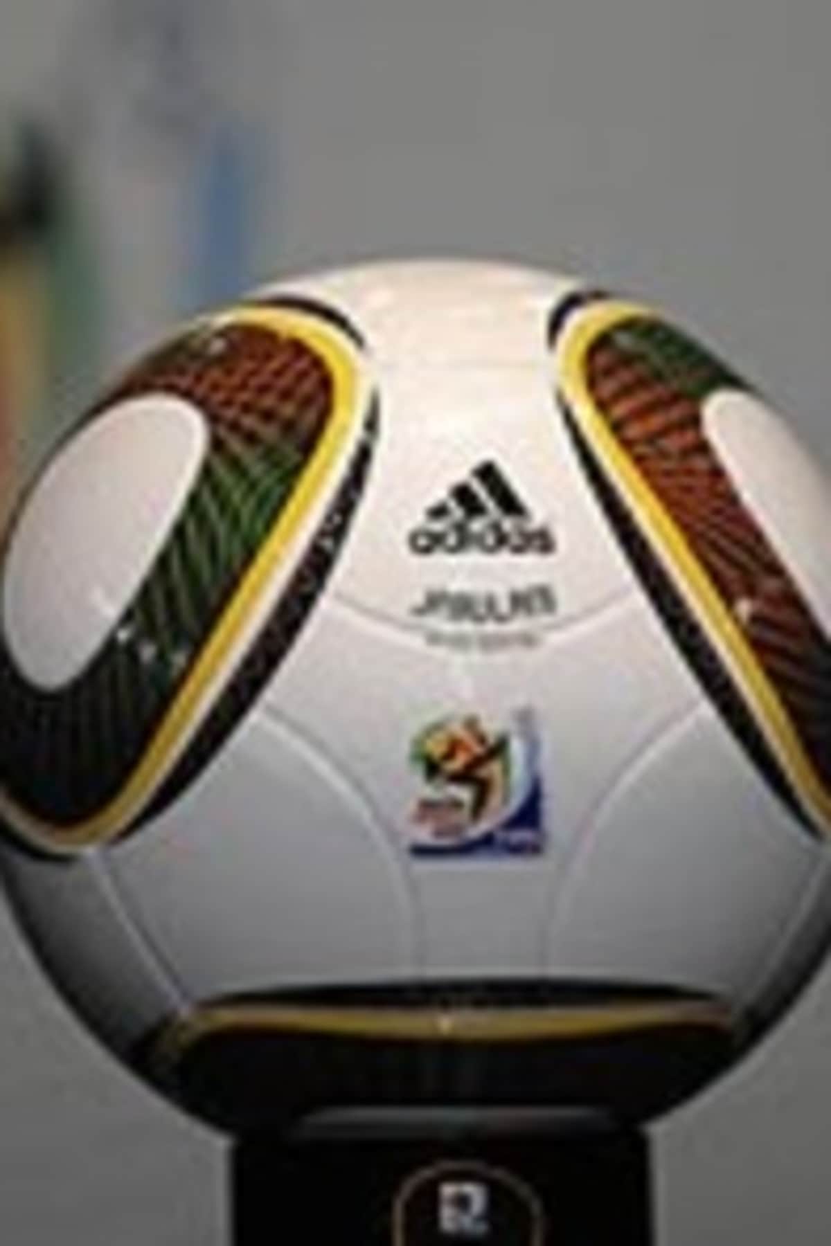 Weltpremiere fur WM Ball JABULANI