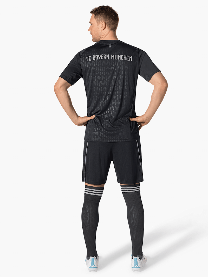 Fc bayern cheap goalkeeper jersey